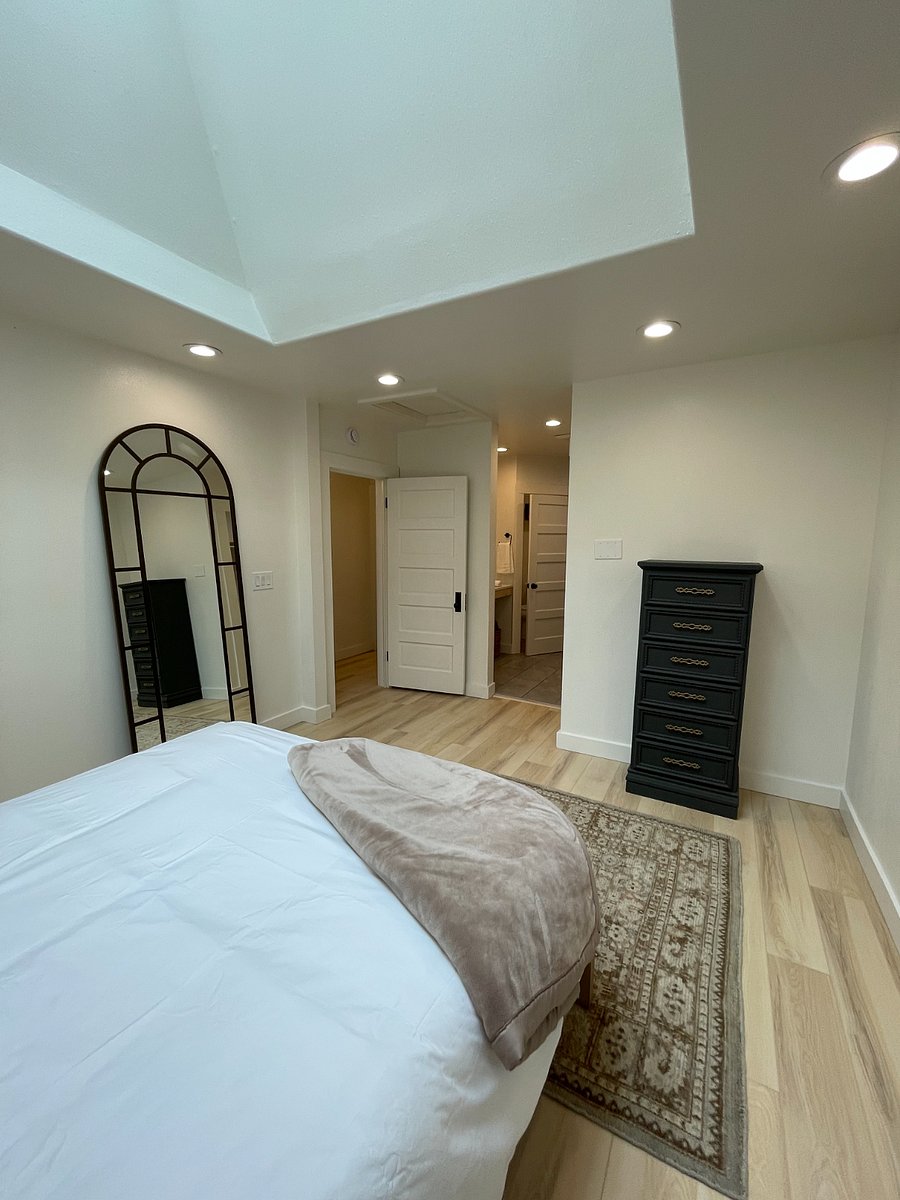 Furnished Finder property 899603_1 photo 18