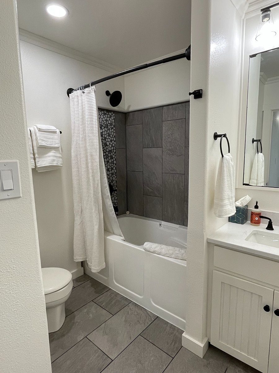 Furnished Finder property 899603_1 photo 26