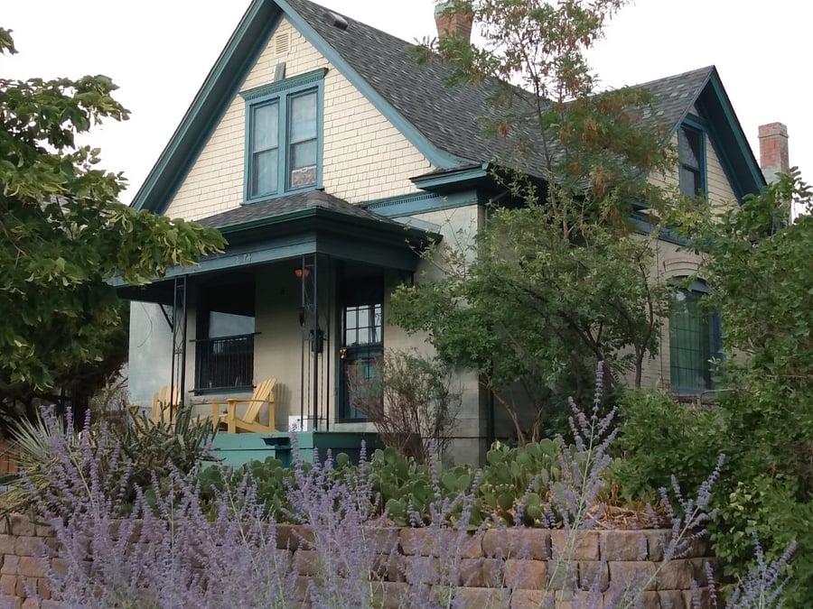 Beautiful Victorian in a great neighborhood!