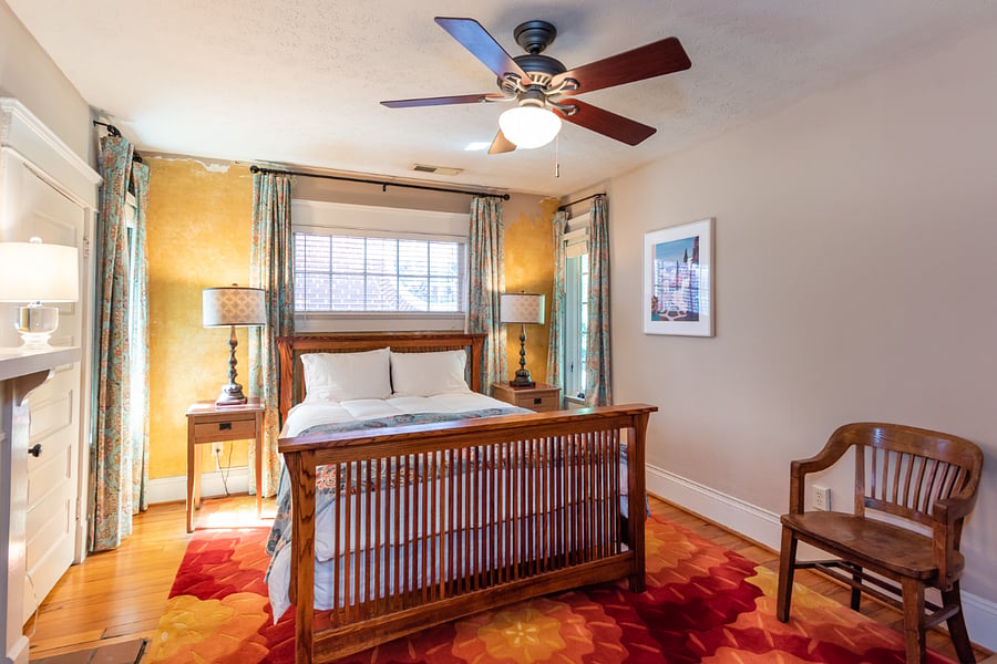 Bedroom 1:
+Queen bed
+Decorative Fireplace
+ 43" TV
+Fan / AC
+Closet + Dresser
