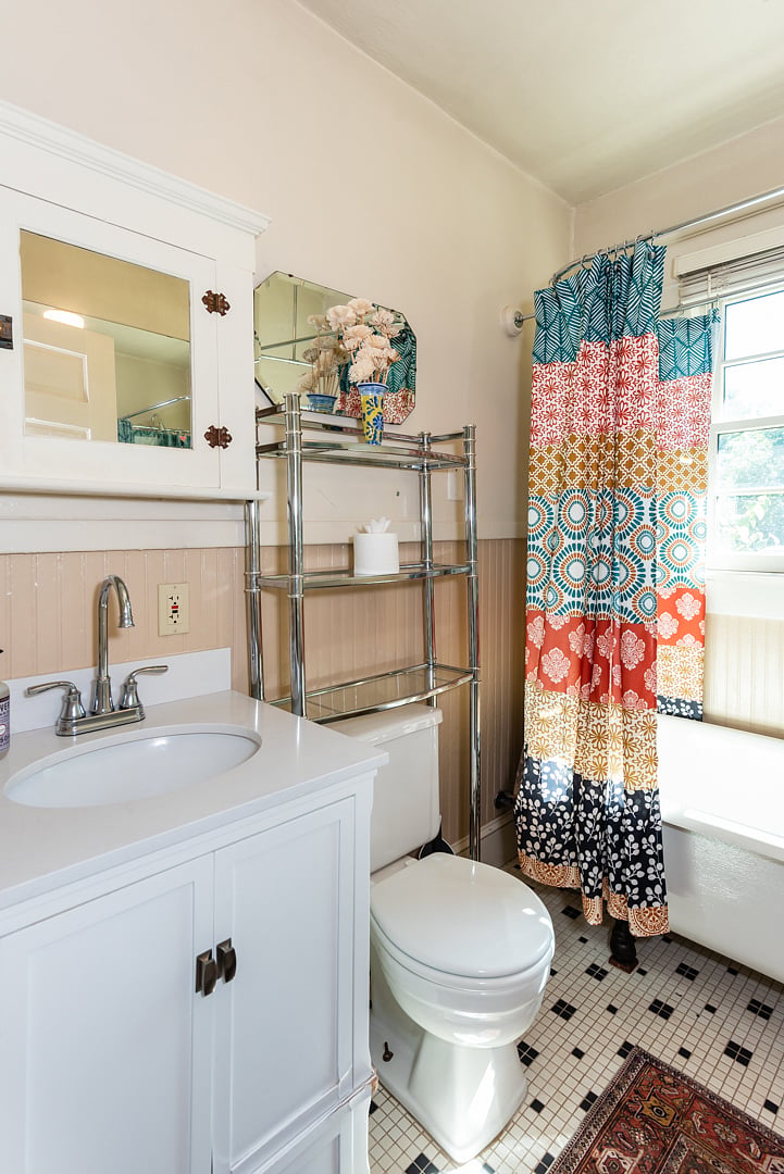Bathroom
+Soaking tub/shower combination