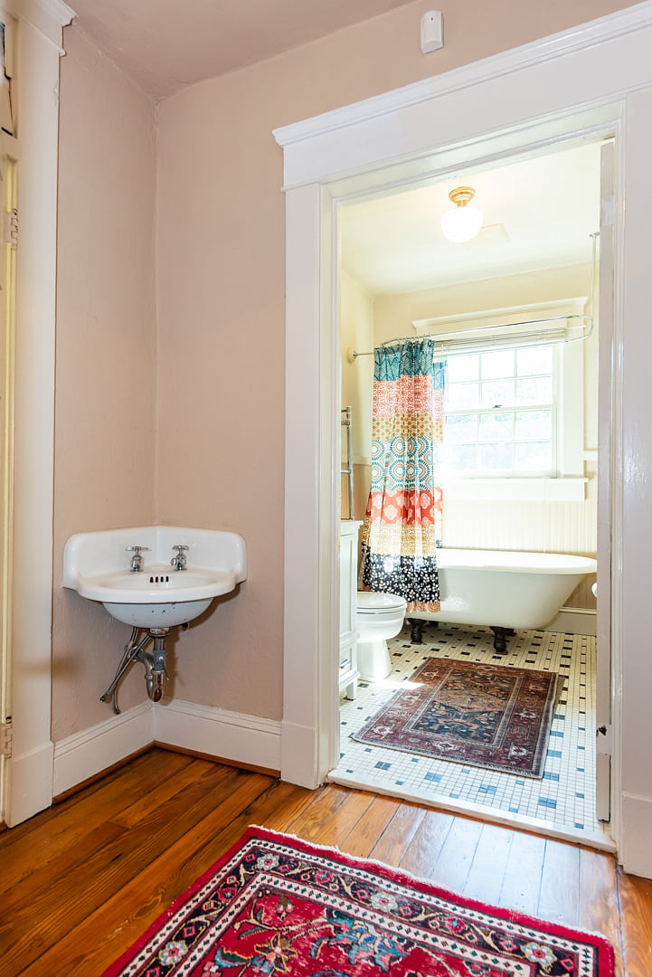 Shared Bathroom
+Soaking tub/shower combination