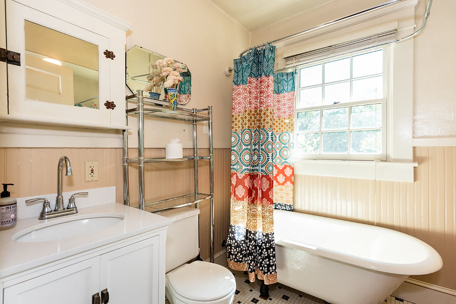 Bathroom
+Soaking tub/shower combination