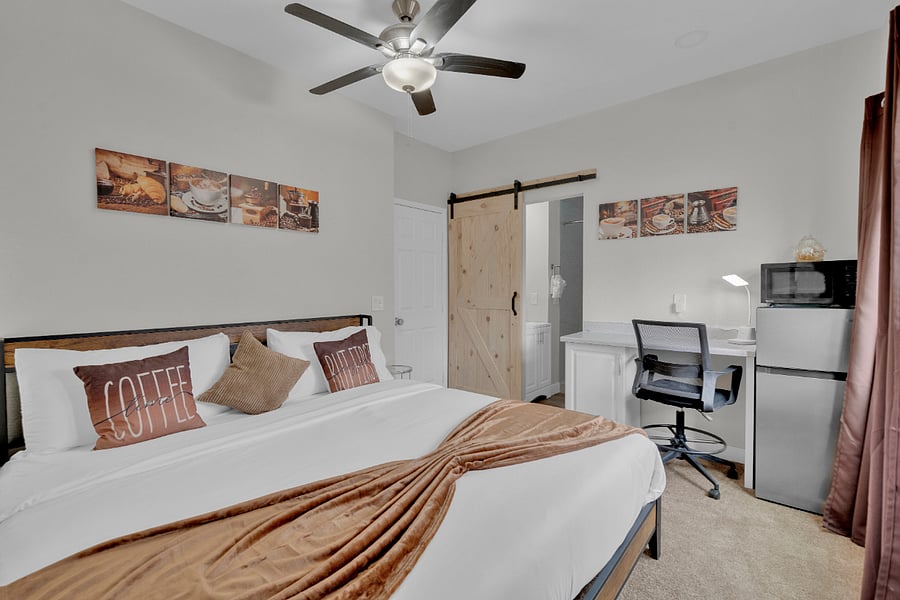 Furnished Finder property 899707_1 photo 31
