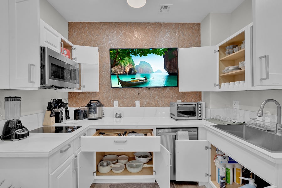 Furnished Finder property 899707_1 photo 6