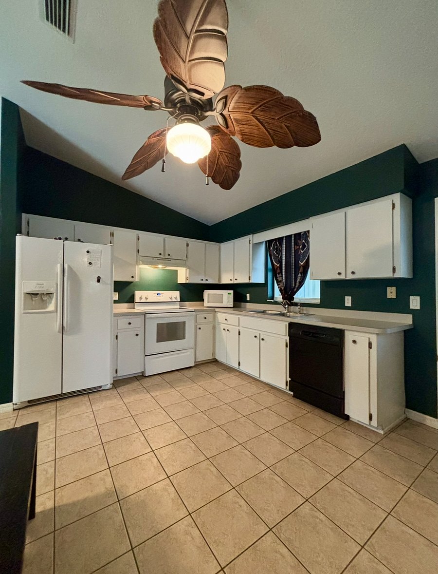 Kitchen with standard + lux appliances.