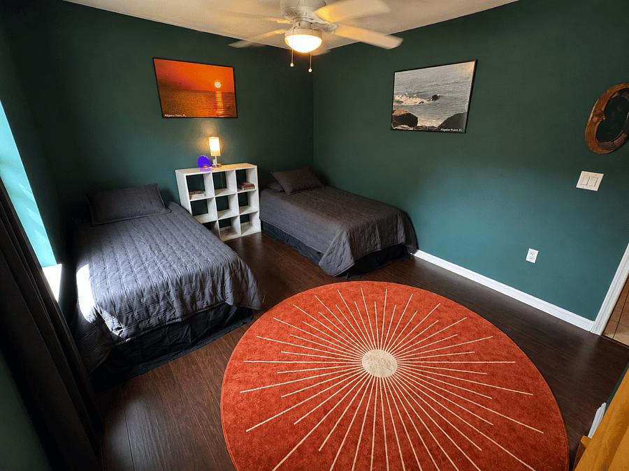 Spare Bedroom 2 with Two Twin Beds