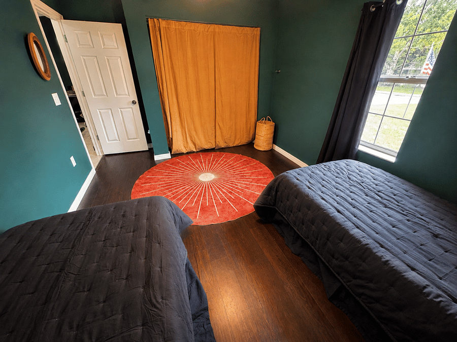 Spare Bedroom 2 with Two Twin Beds