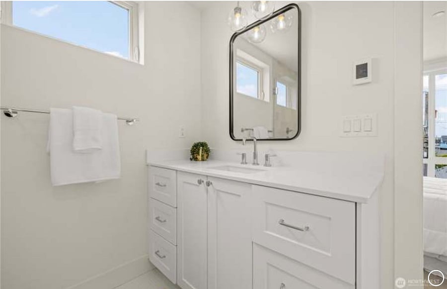Master bedroom bathroom