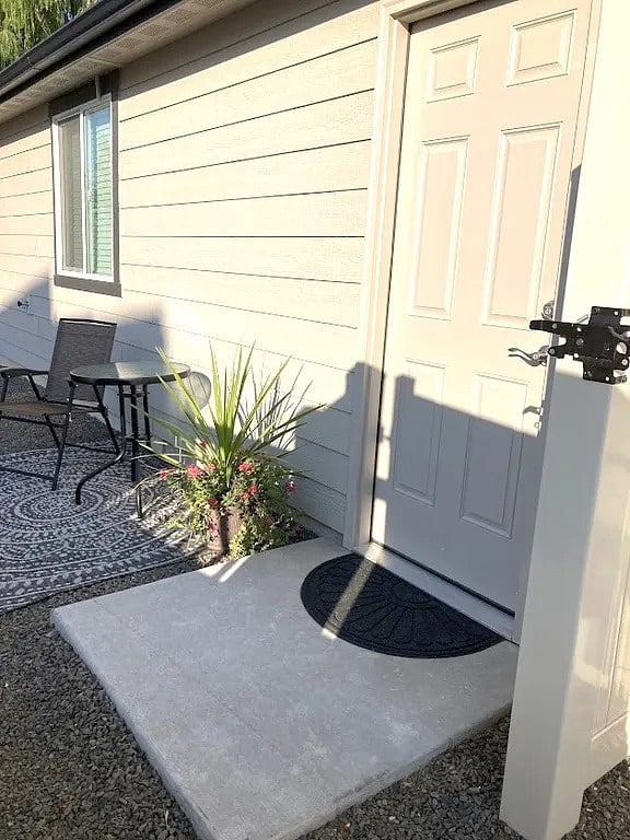 Private Enterance.
