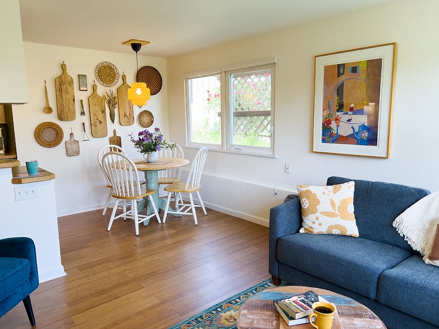 Dining area off of the kitchen.