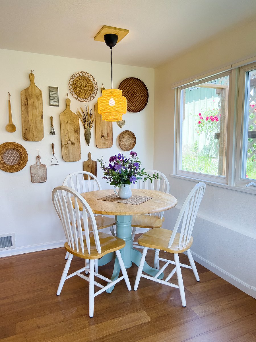 Dining area close up.