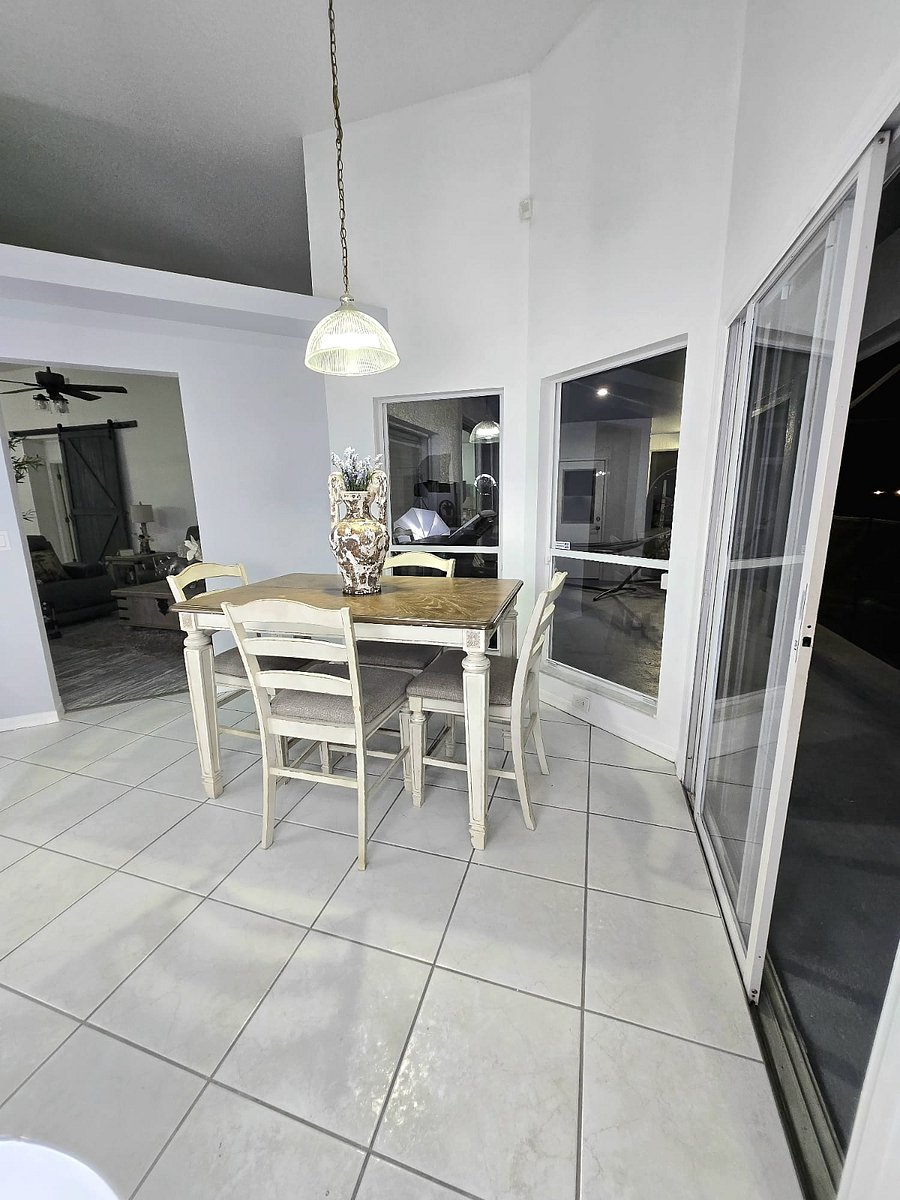 Furnished Finder property 899810_1 photo 19
