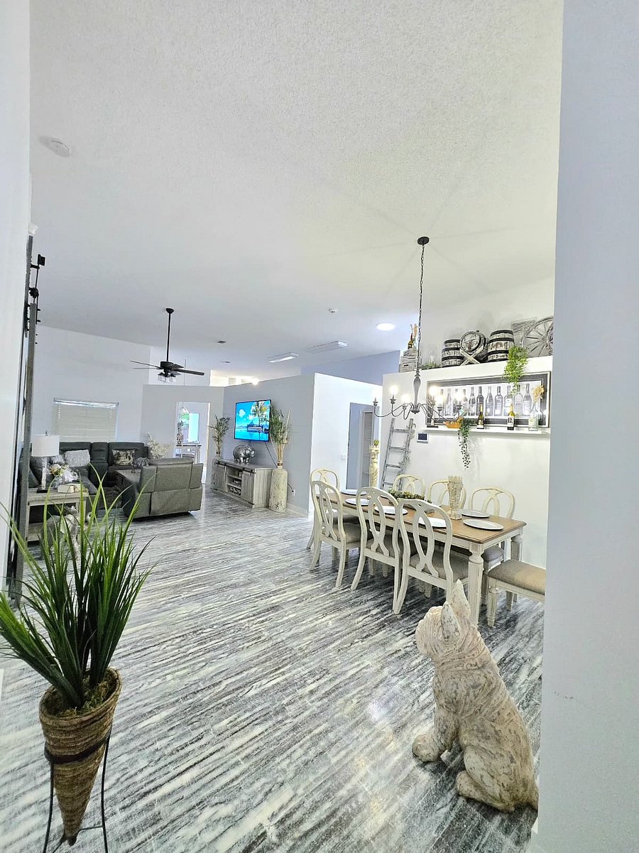 Furnished Finder property 899810_1 photo 26