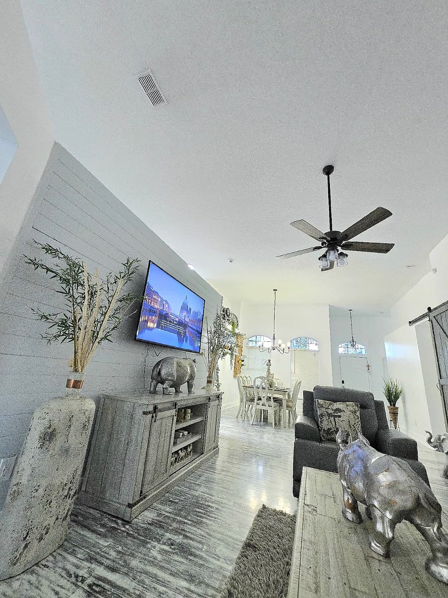 Furnished Finder property 899810_1 photo 31