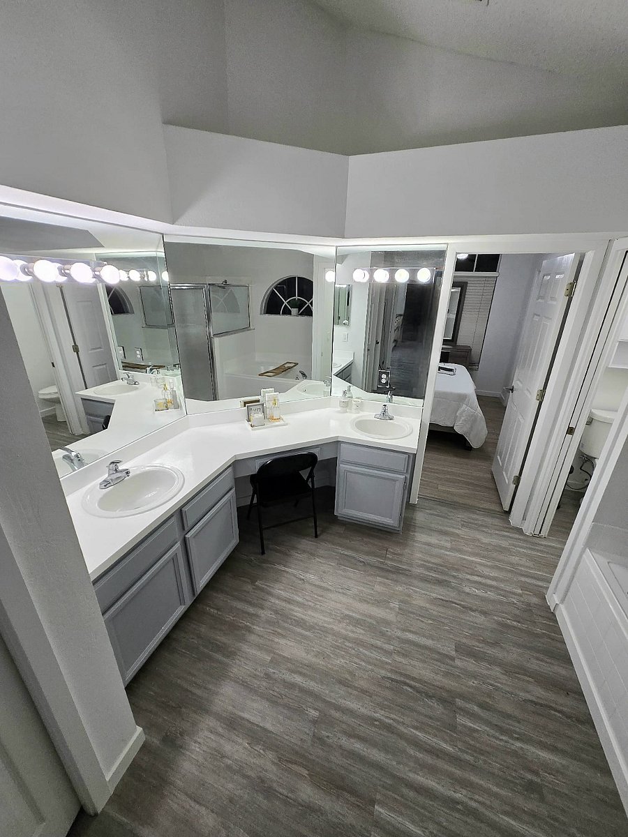 Furnished Finder property 899810_1 photo 41