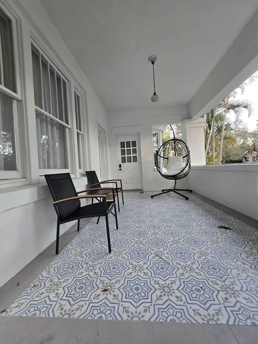 Furnished Finder property 899817_1 photo 4
