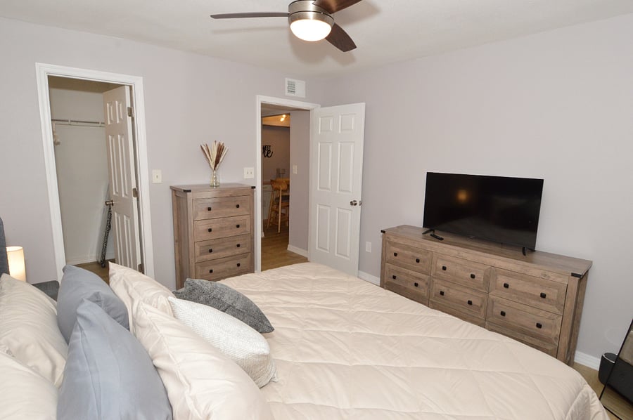 Furnished Finder property 899846_1 photo 35