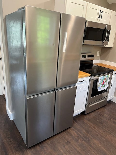 complete kitchen