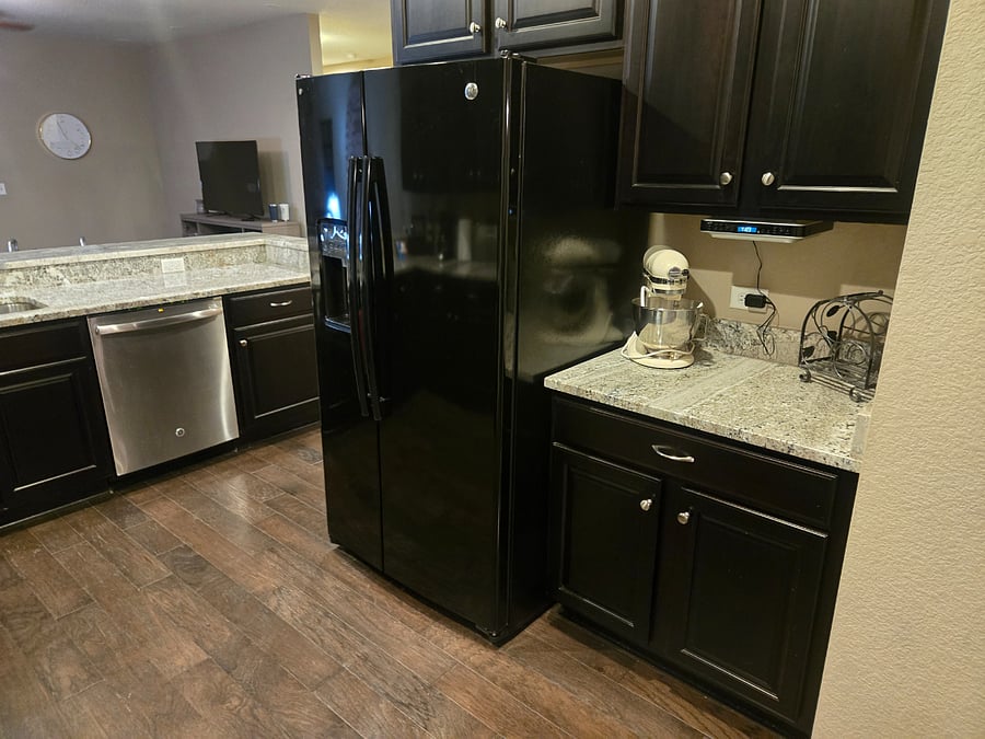 Great appliances and under counter radio/bluetooth/cd player