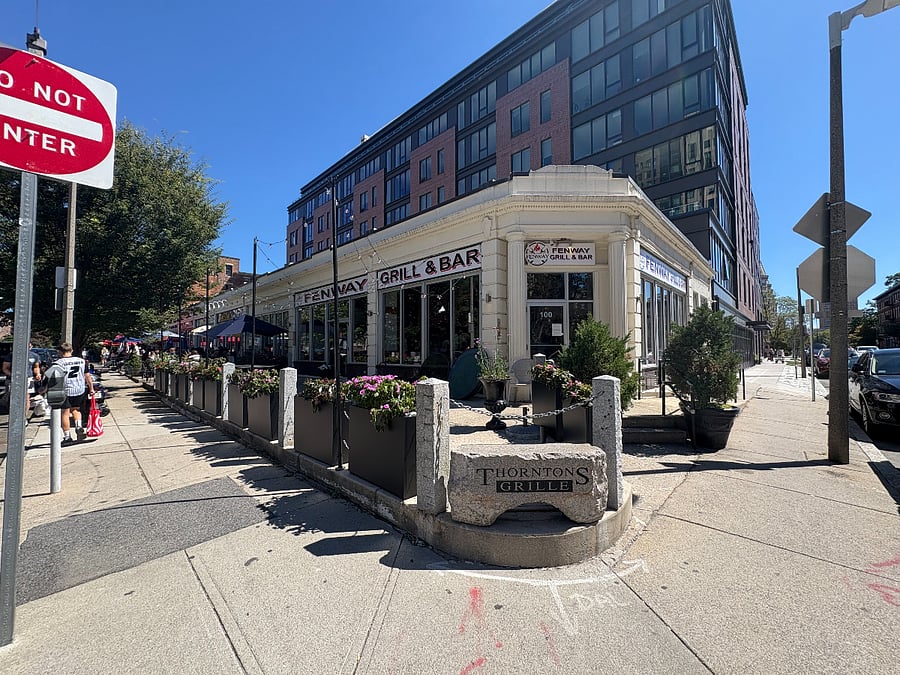 Steps to many restaurants!