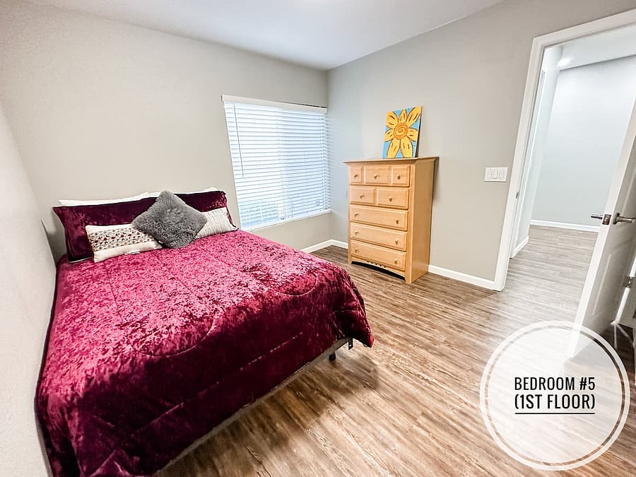 Furnished Finder property 899954_1 photo 22