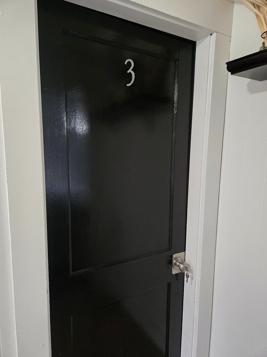 ROOM #3 $1100