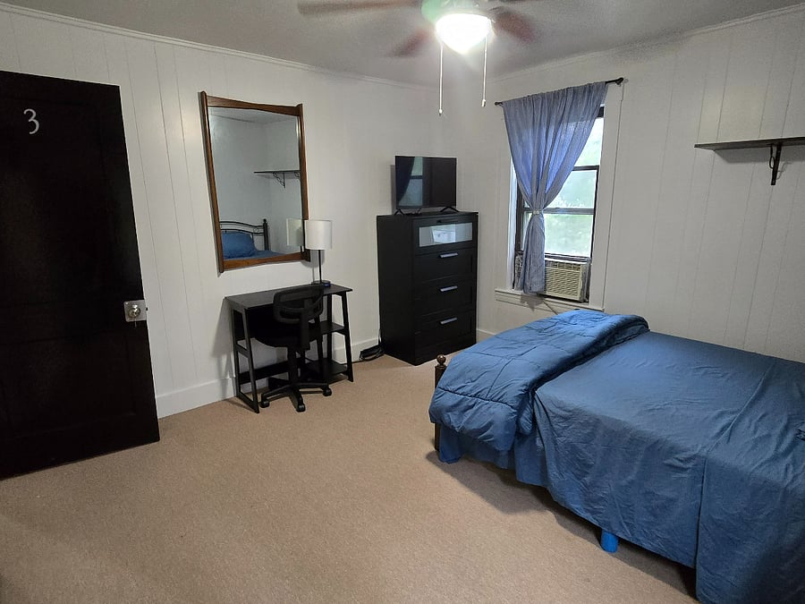 ROOM #3 $1100