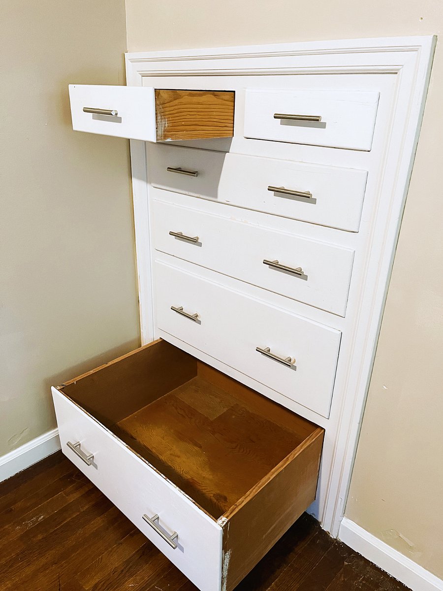 Deep drawers in the built in dresser