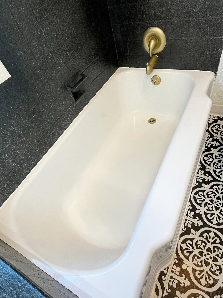 Soaking tub