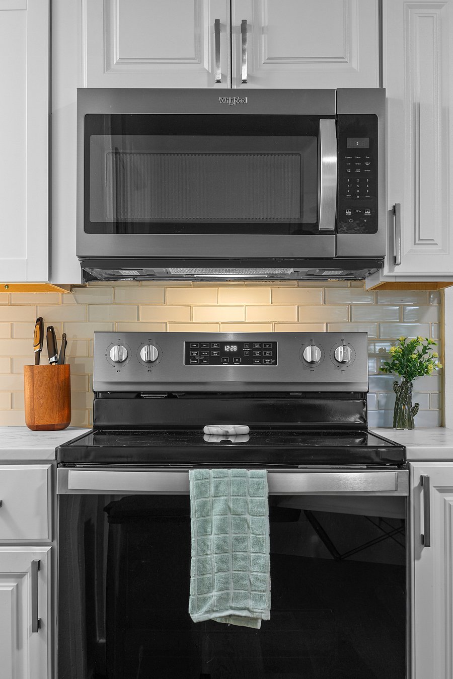 Oven is equipped with air fryer technology.