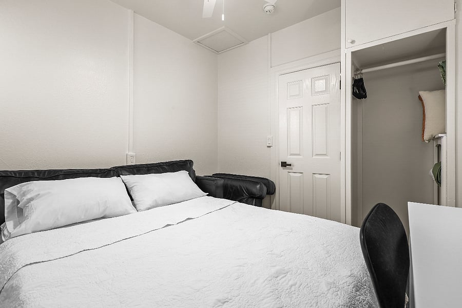 Office/guest room with fold-out bed.