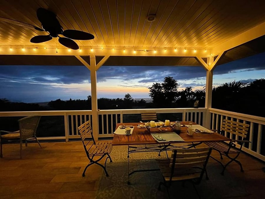 Lovely lanai dining space