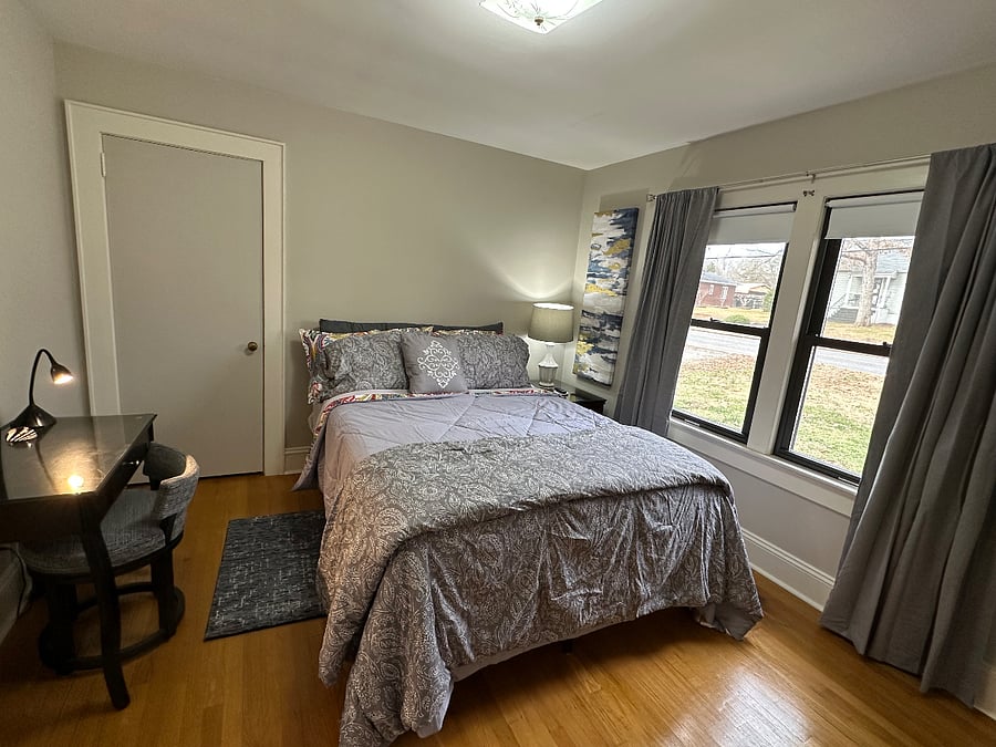 2nd Bedroom w/Queen bed