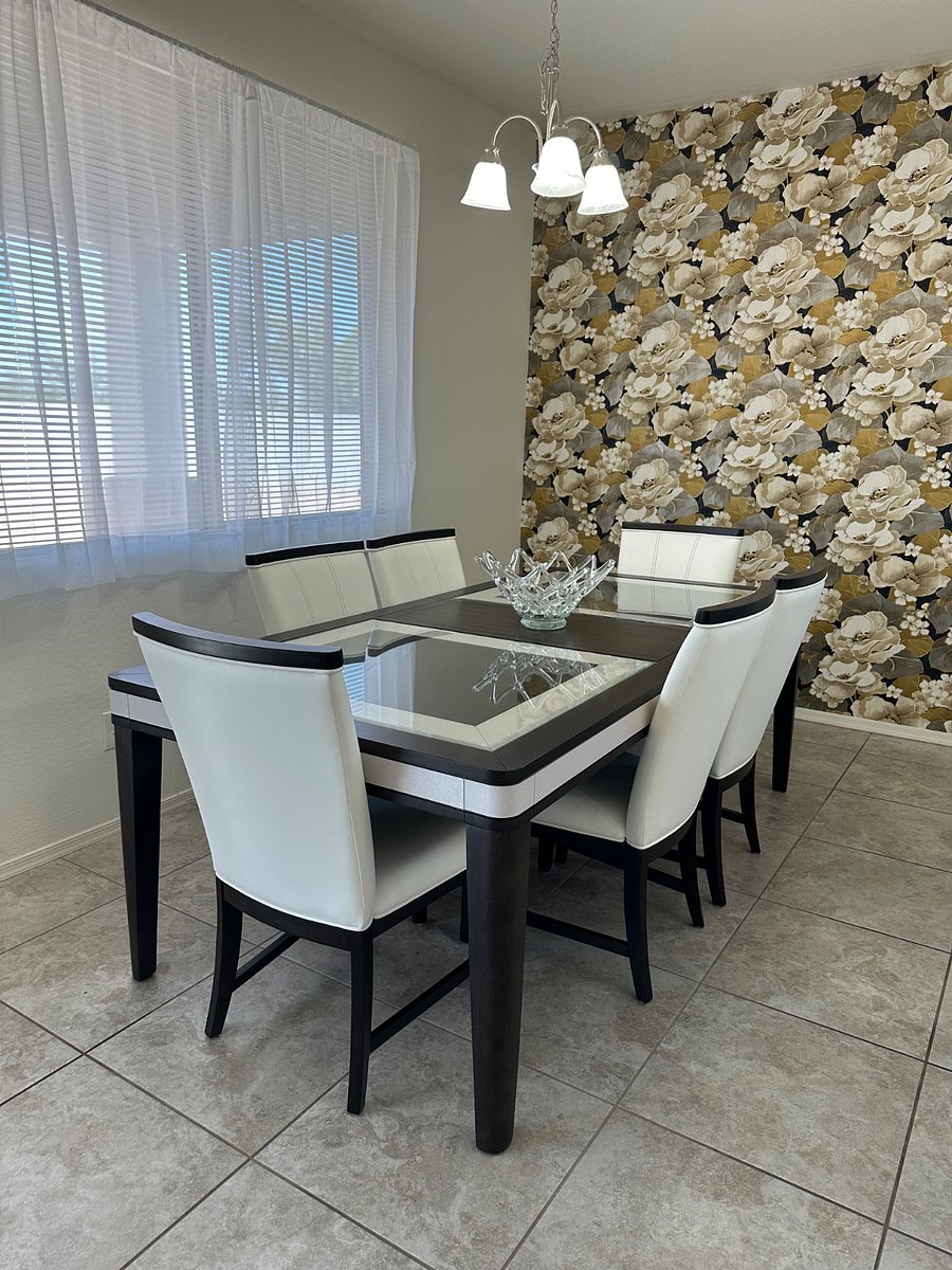 Dining room.