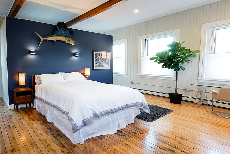 King size bed