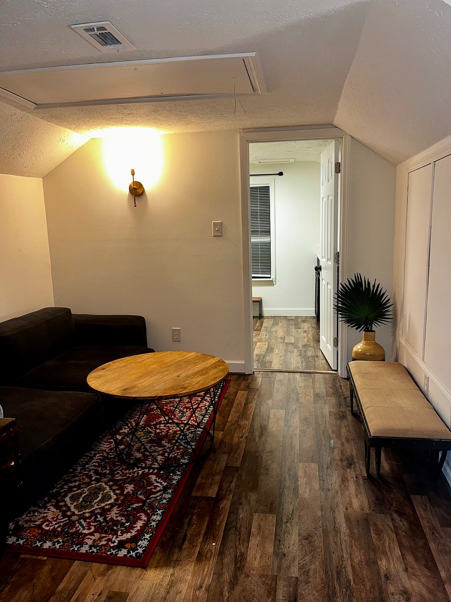 upstairs sitting area