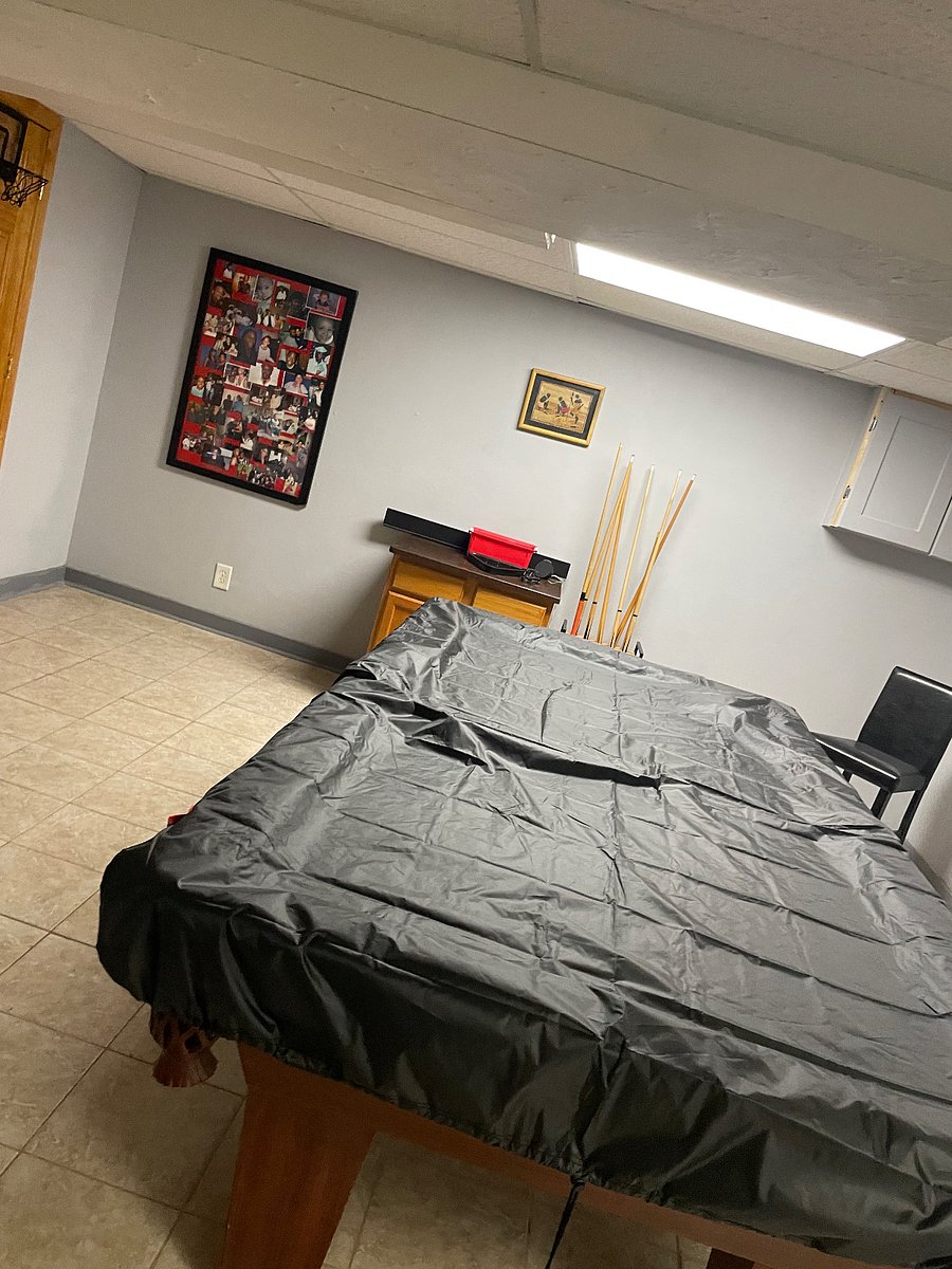 Pool table