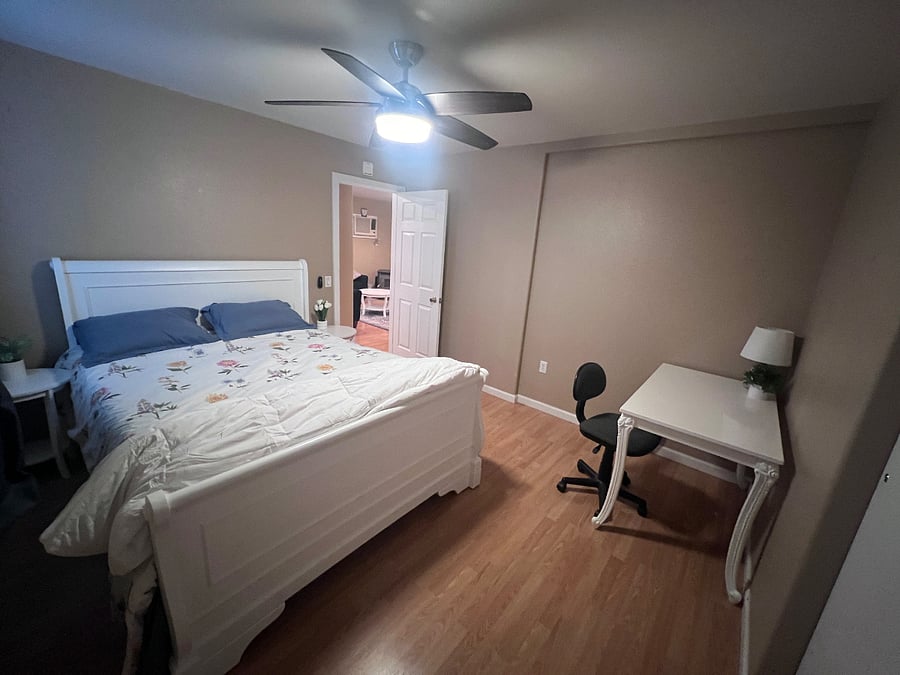 Bedroom #1 - Queen bed
