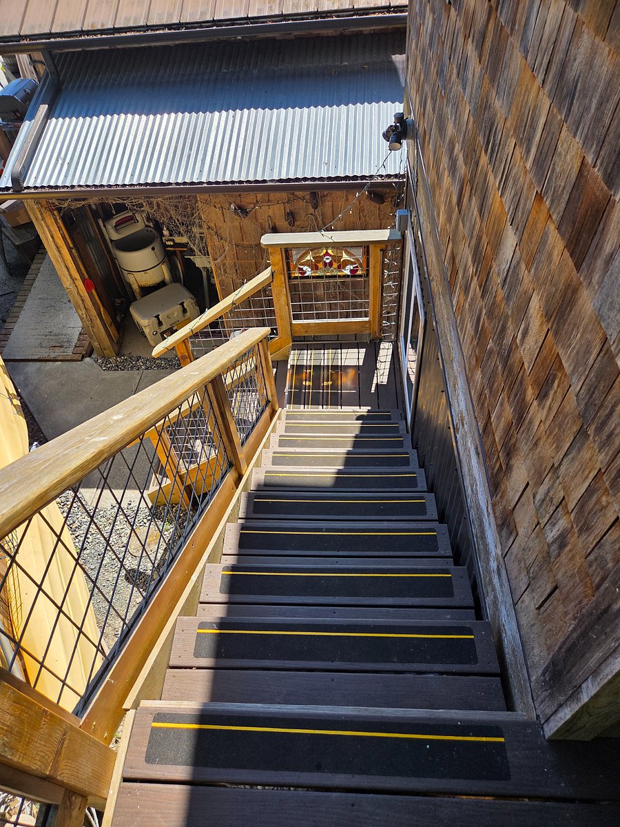 Stair way to/from the casita with view.