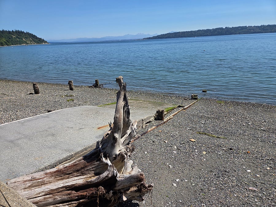 View of the beach facing the ferry lanes i.e. Mukilteo to Clinton.
