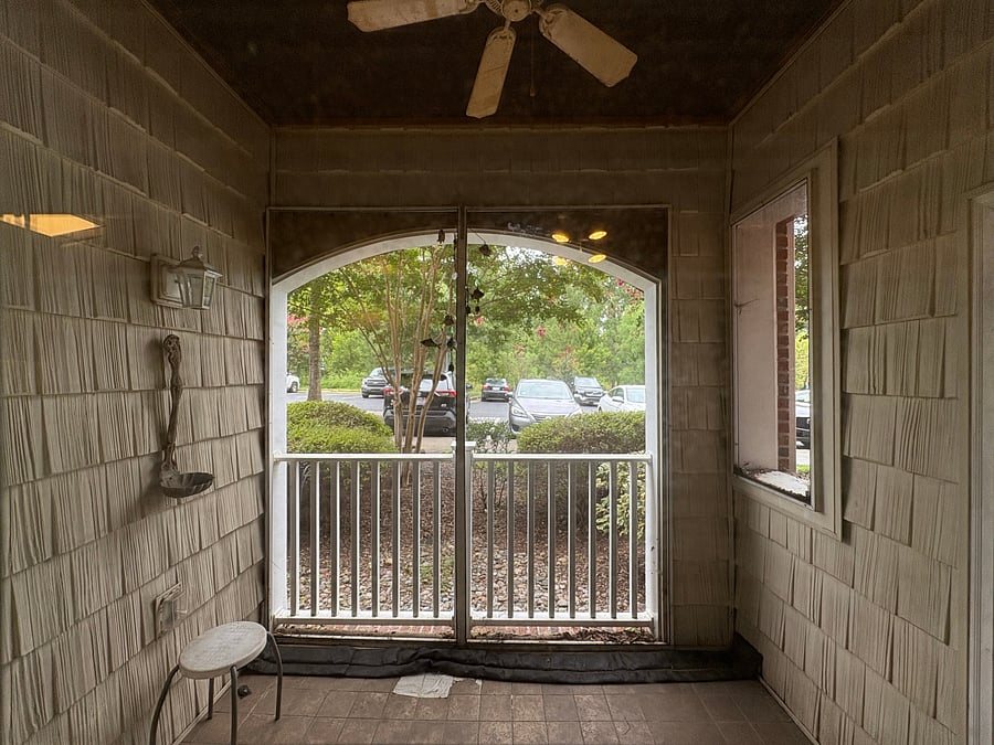 Private use, screened-in patio