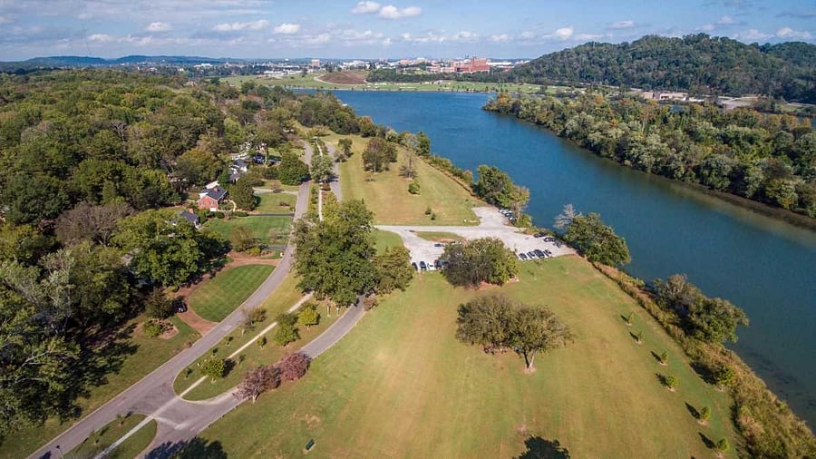 Beautiful Tennessee River views nearby - ideal for relaxing and unwinding