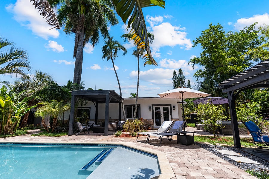 Pool area (with heater)