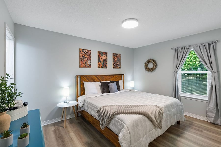 King bed with in room bathroom