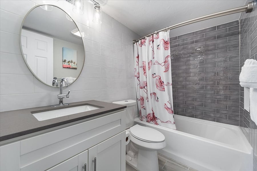 Hall/Guest Bath