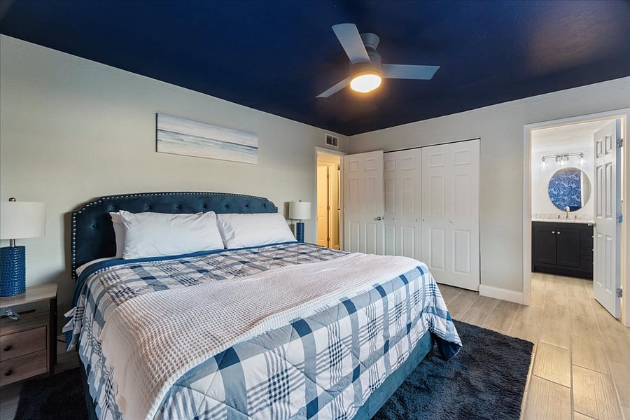 Bedroom #1 (King)