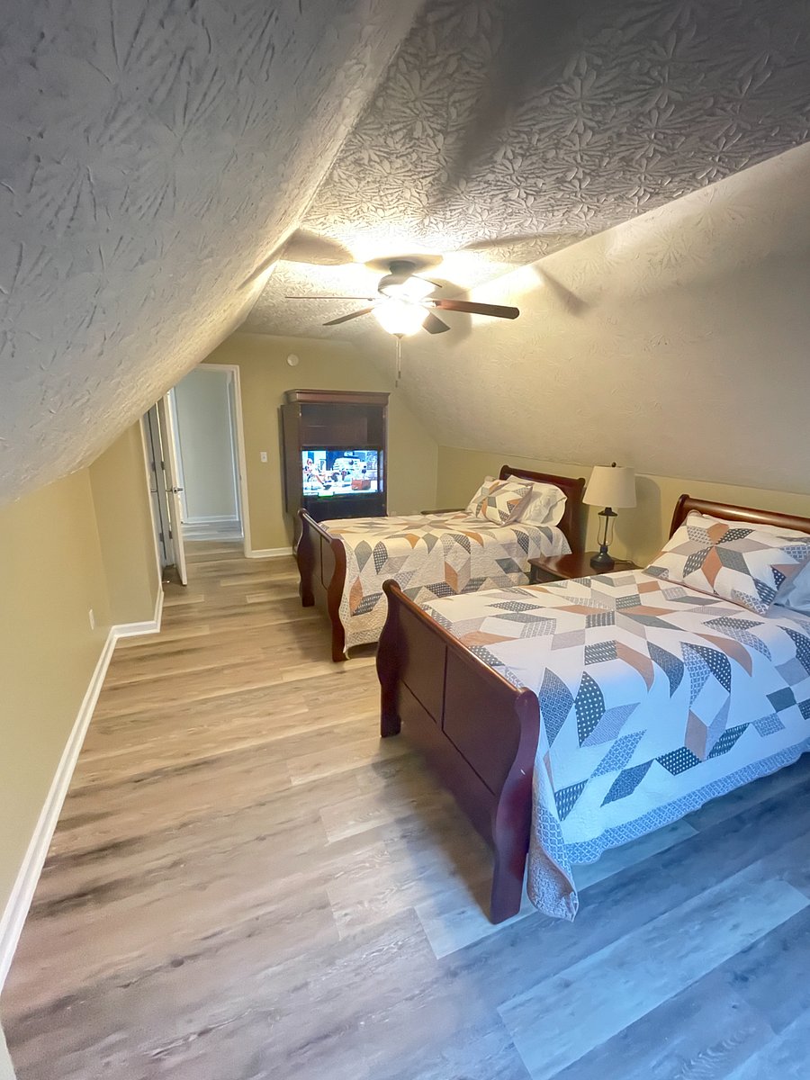 Twin Bedroom located upstairs.
