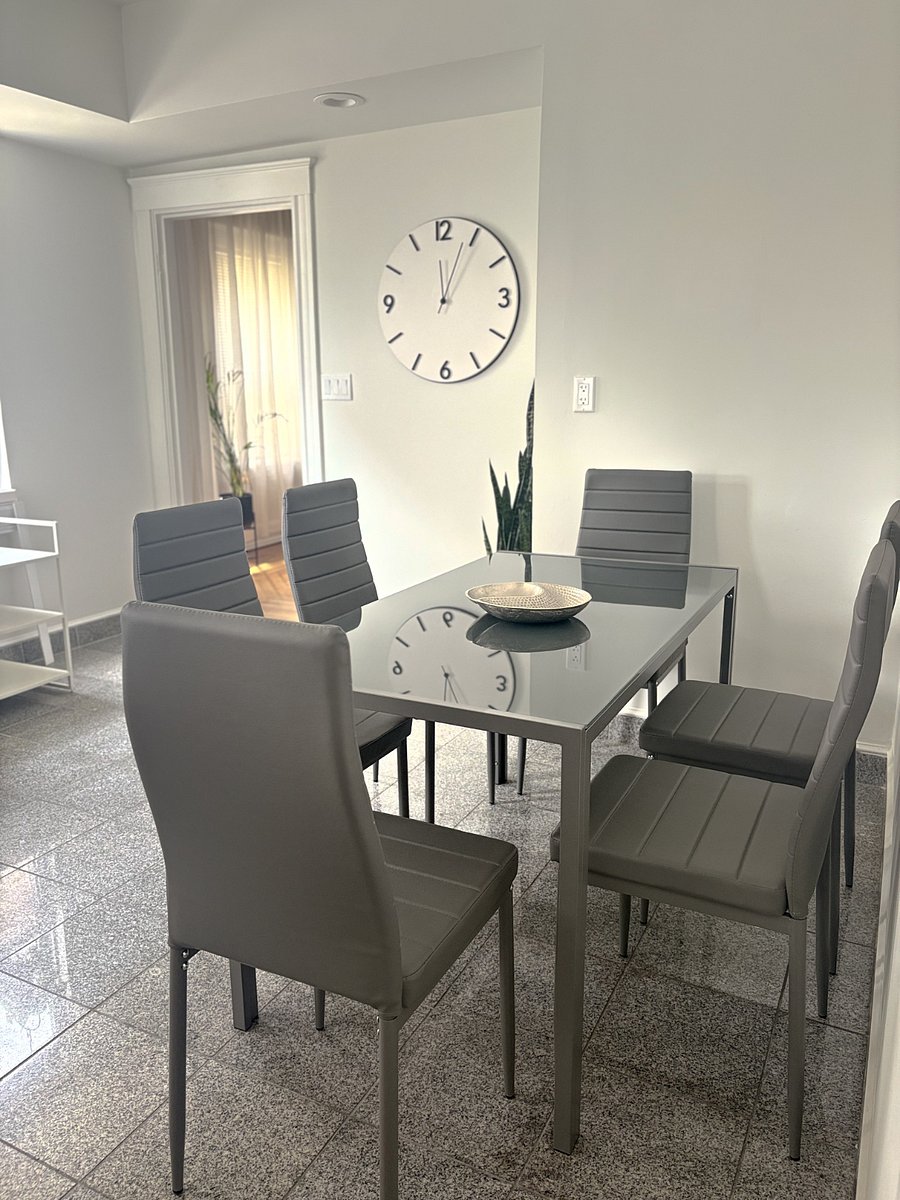 A six-seat dining table makes it perfect for meals together!