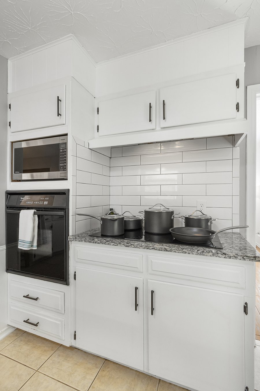2024 new glass electric stovetop plus microwave, pantry in kitchen